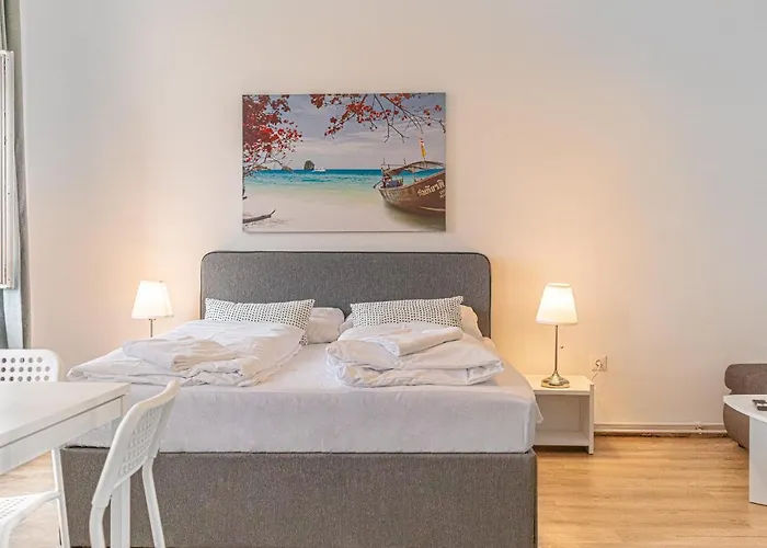 Welcoming 2br Apt, Near Akh- Perfect For Short & Longstays Apartment Wien