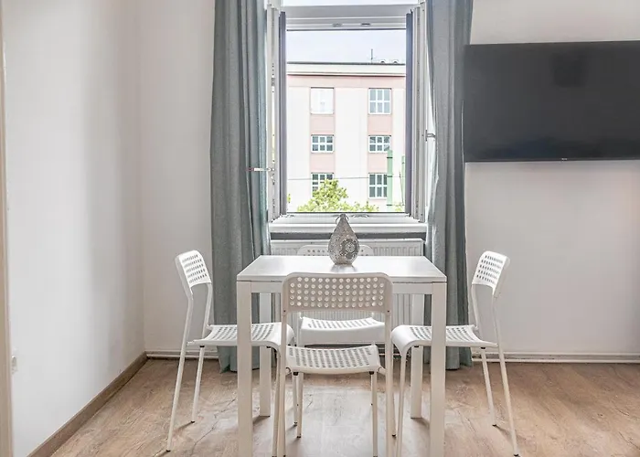 Welcoming 2br Apt, Near Akh- Perfect For Short & Longstays Apartment Wien