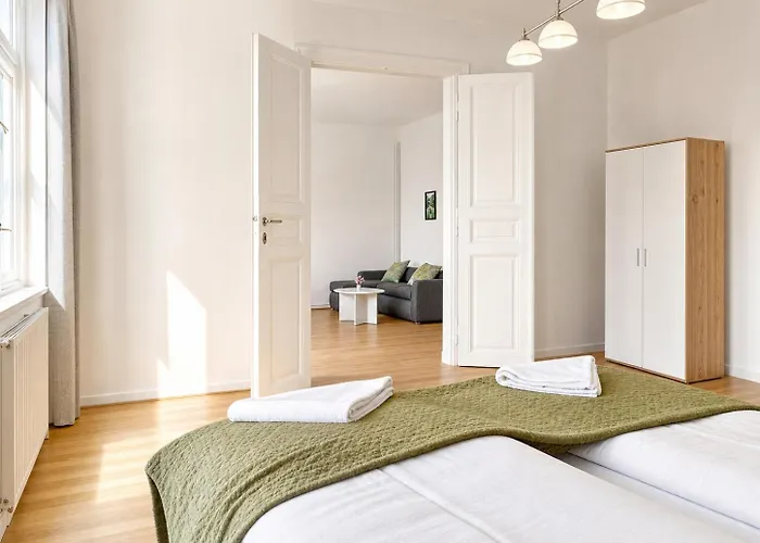 Welcoming 2br Apt, Near Akh- Perfect For Short & Longstays Apartment Wien