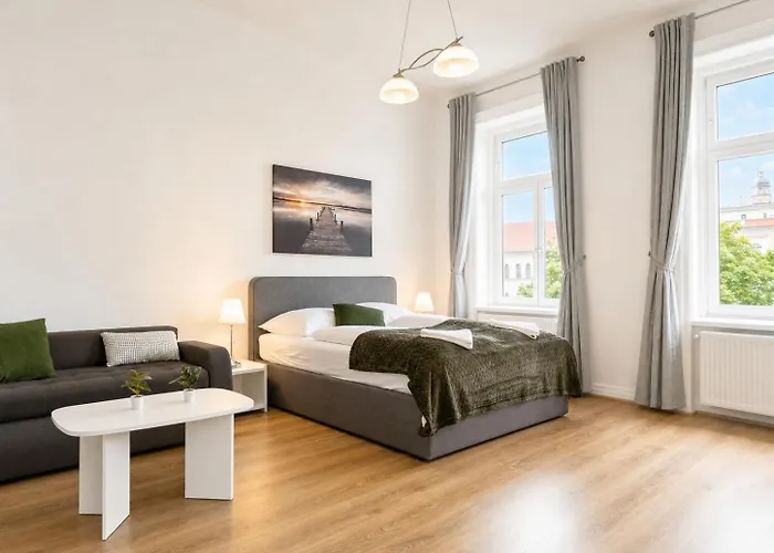 Welcoming 2br Apt, Near Akh- Perfect For Short & Longstays Apartment