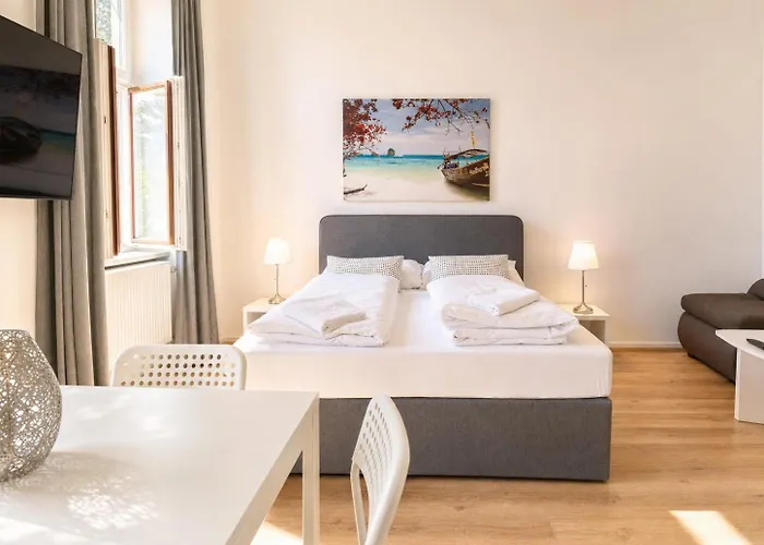 Welcoming 2br Apt, Near Akh- Perfect For Short & Longstays *